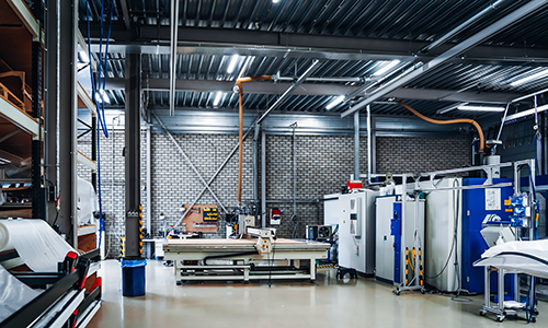 Produktions-/ Montagehallen / Hochregallager