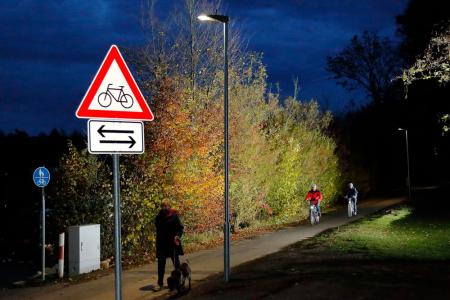Intelligent cycle path illumination with SCHUCH light fitting series 48 LMS